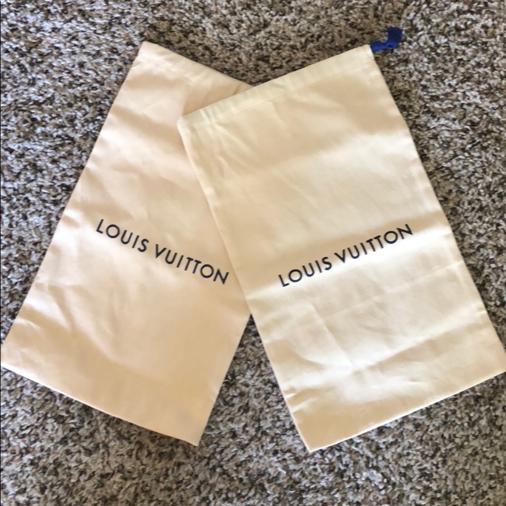 Louis Vuitton dust bags !!!! 👠